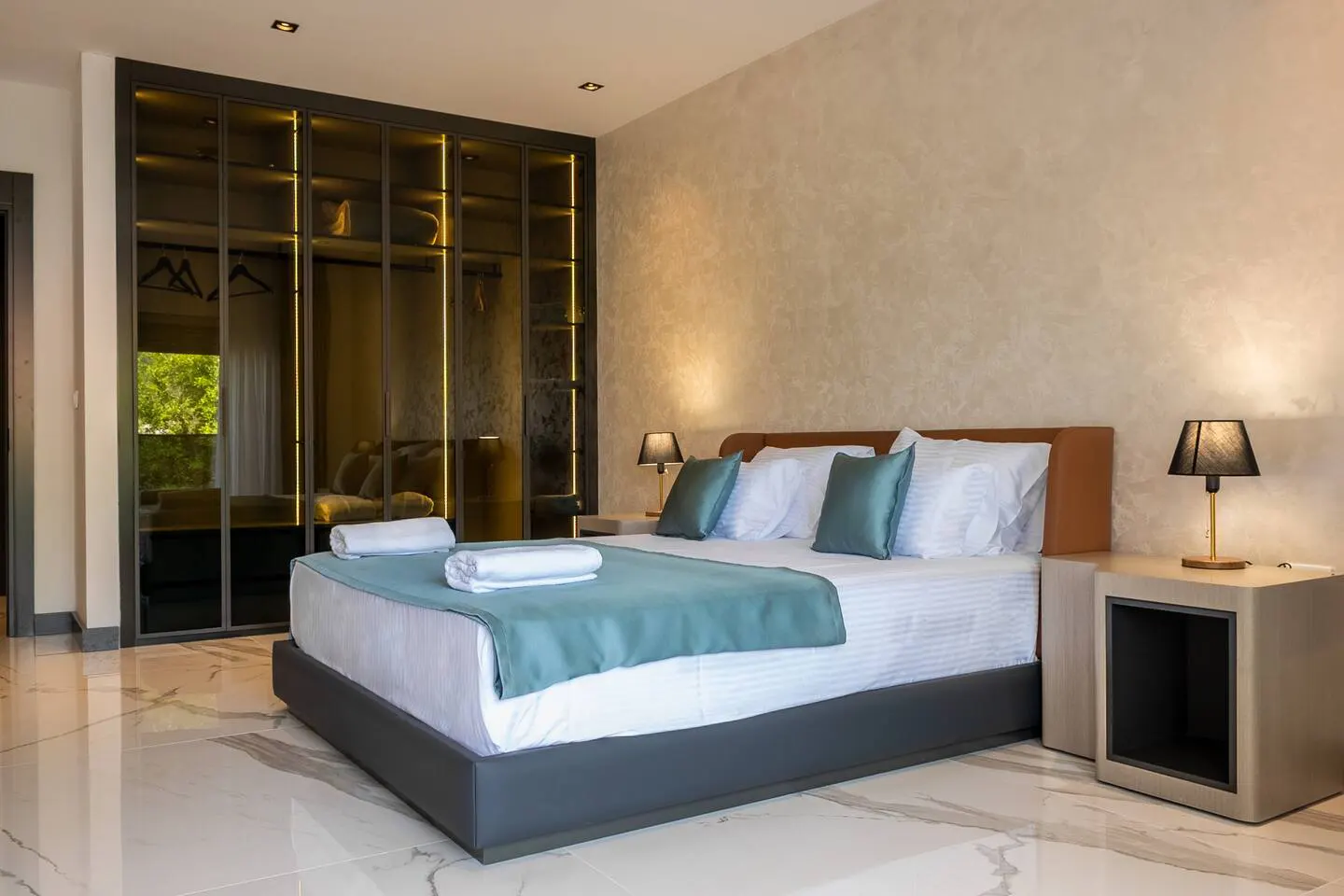 b23b5d79-5c28-4314-b4c0-4358e844efaa